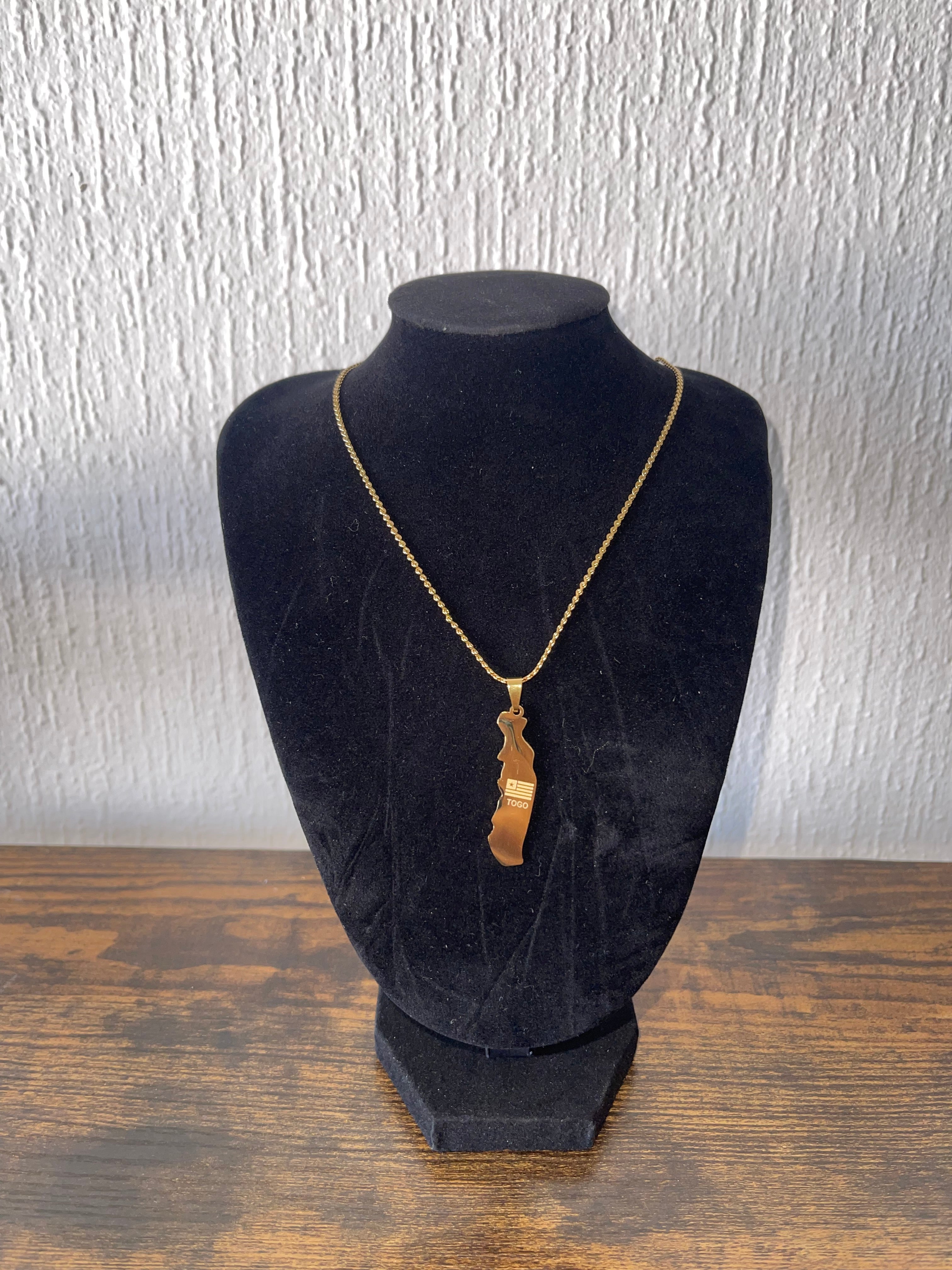Gold Necklace - Stunning TOGO 18k Gold Plated Pendant
