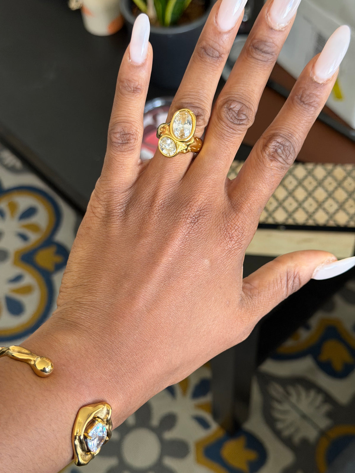 SYDNEY — Golden Halo Ring