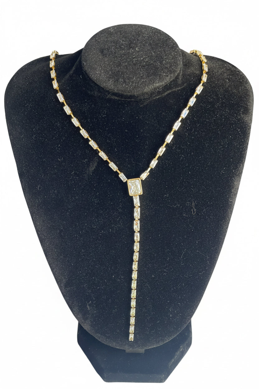 MONIKA necklace with 18K gold plating and baguette-cut stones on stainless steel base